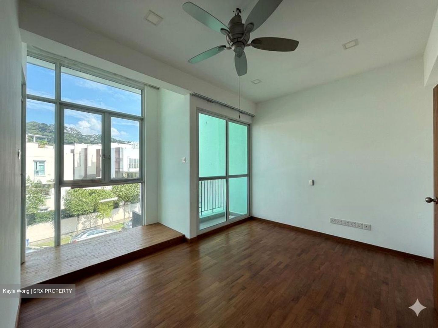 Pavilion Park (D23), Terrace #533314271